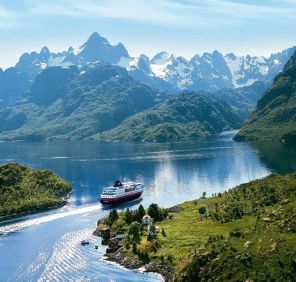 Foto van Hurtigruten in Noorwegen
