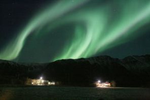 Foto van het Noorderlicht in Laukvik op de Lofoten in Noorwegen