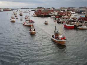 Foto van vissersboten in Svolvær in Noorwegen