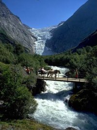 Foto van gletsjer Briksdalbreen in Noorwegen