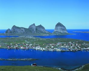 Foto van het eiland Sanna in de gemeente Træna in Noorwegen